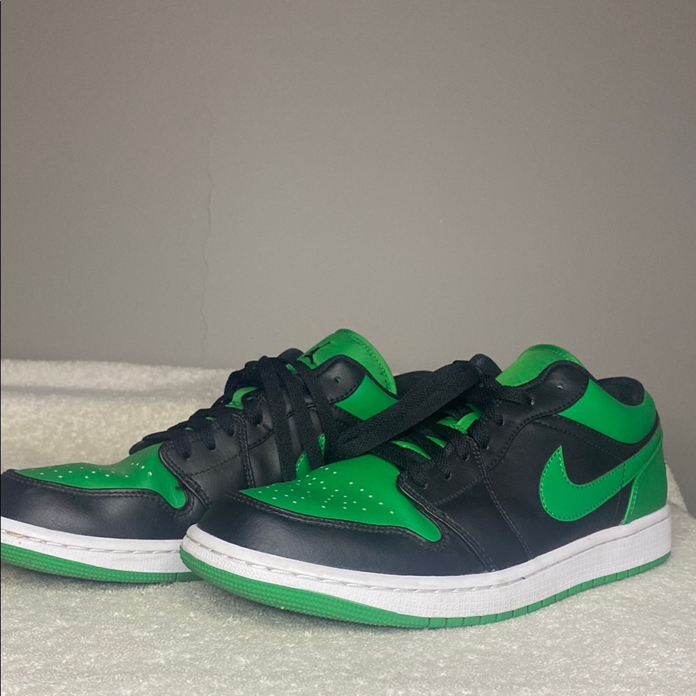 Nike Air Jordan 1 Low Sneakers in Green and Black (US 10)